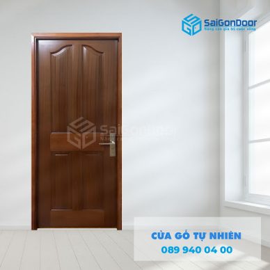 Cửa gỗ tự nhiên tại Quận 10